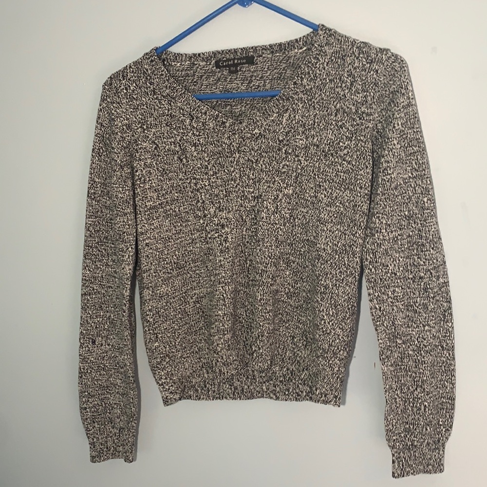 White/grey/black sweater